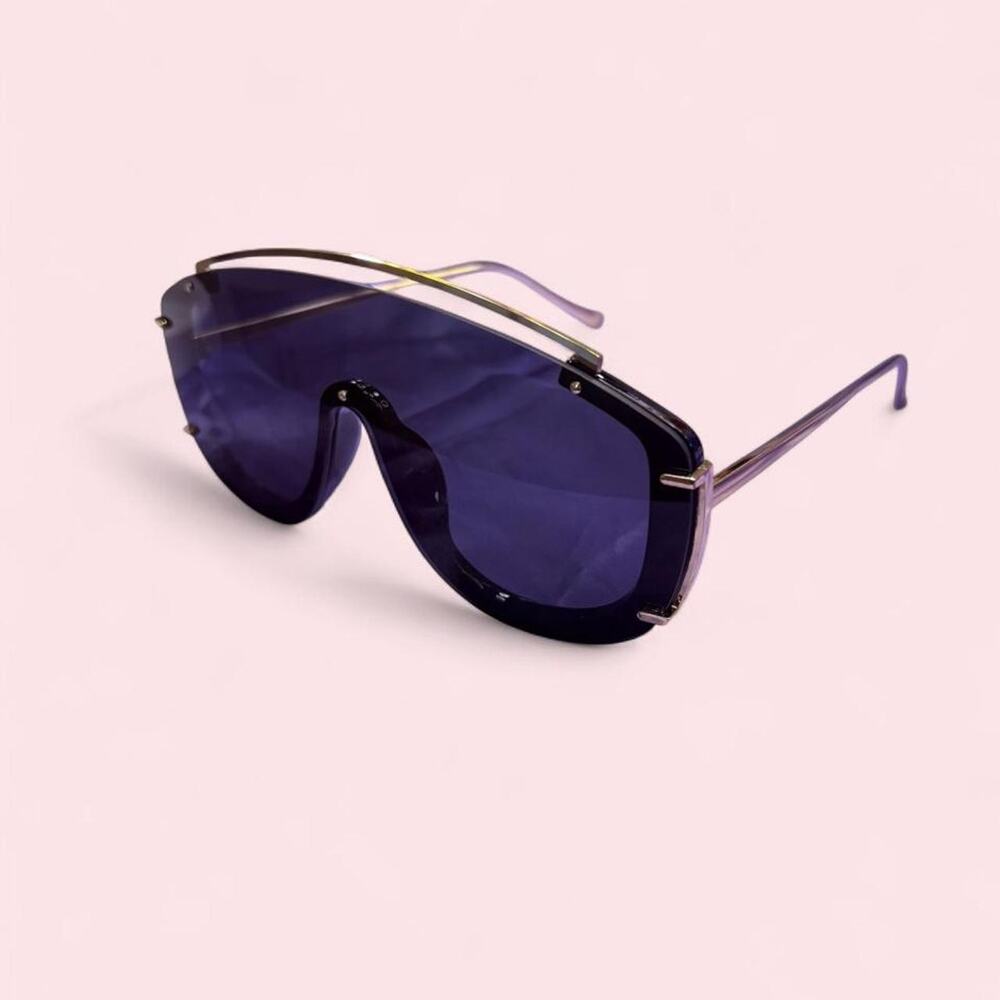 Black sunglasses unisex oversized futuristic sleek y2k 2000s mcbling hip hop